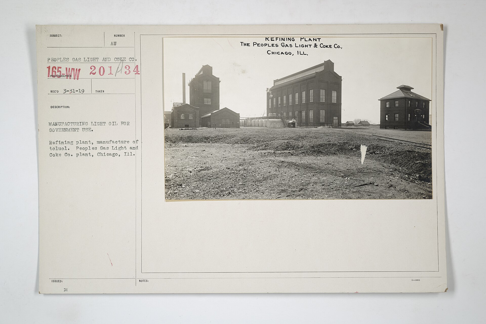 Industries of War - Gasoline and Oil - MANUFACTURING LIGHT OIL FOR GOVERNMENT USE. Refining plant, manufacture of toluol. People Gas Light and Coke Co. plant, CHICAGO, Illinois - NARA - 31488872 — industrial site in Chicago, United States